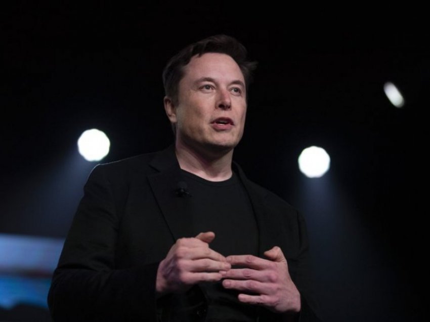 Elon Musk mohon se veturat Tesla përdoren për spiunim në Kinë