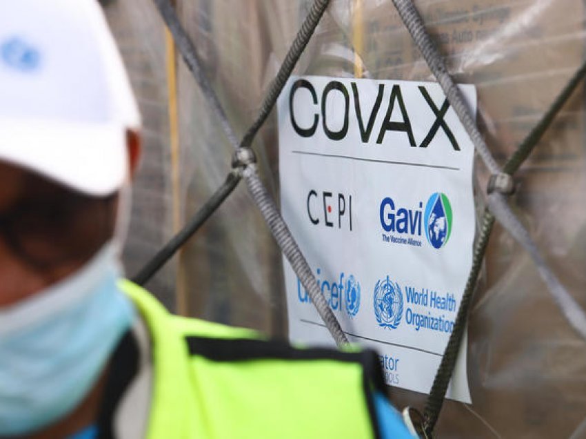 Palestinezët zgjerojnë fushatën e vaksinave pasi marrin doza Covax nga KB
