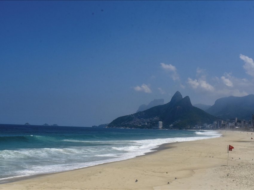 Pandemia nuk ka të sosur, mbyllen plazhet e famshme të Rio de Janeiro