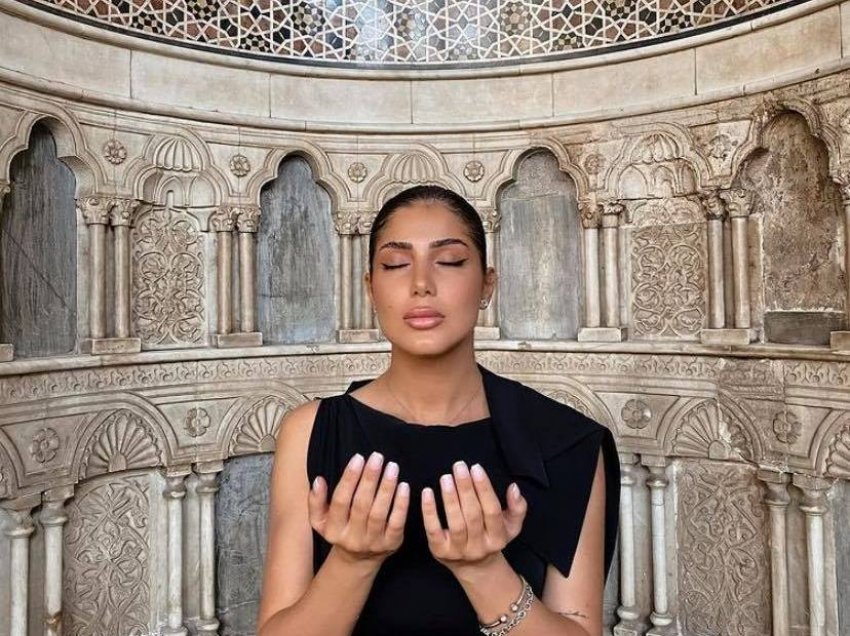 Vajza ‘seksi’ e Lutfi Hazirit, lutet në xhami