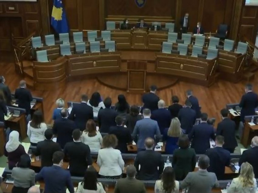 Betohen deputetët e Kuvendit të Kosovës