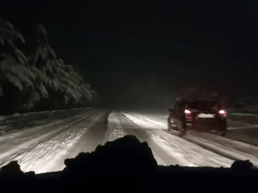Autostrada Shkup-Tetovë e pa pastruar nga bora