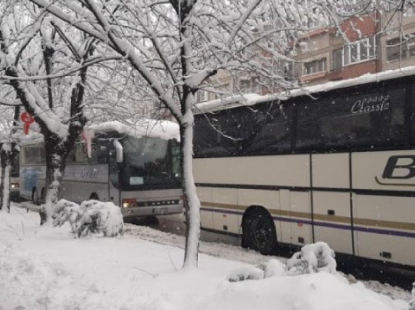 Pezullohet greva, nga nesër nis transporti publik në Kosovë
