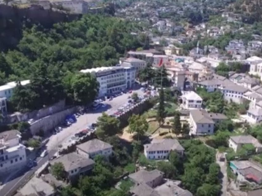 ​Gjirokastra rrezikon “UNESCO-n”, ekspertët: Të ndalet projekti i by-passit