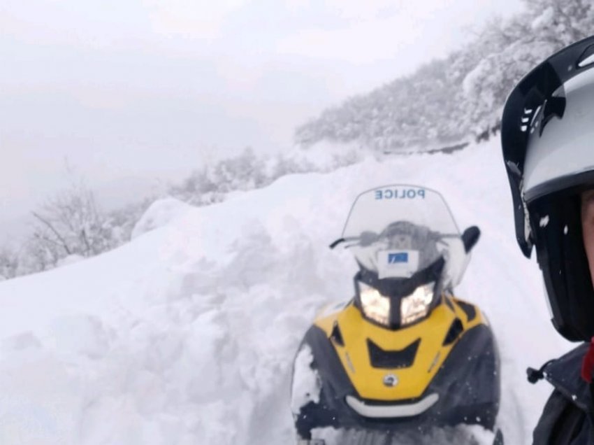 Policia e Kosovës shpëton katër persona që kishim mbetur të ngujuar në bjeshkë nga bora e madhe