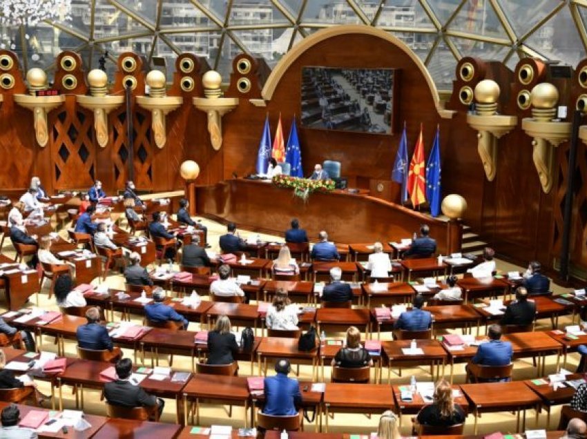LSDM: Opozita t’i kthejë rrogat nëse e bllokon Kuvendin