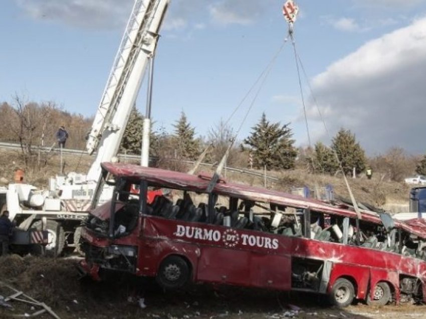 Pronari i Durmo Turs: Të vërtetën për aksidentin tragjik e di vetëm shoferi