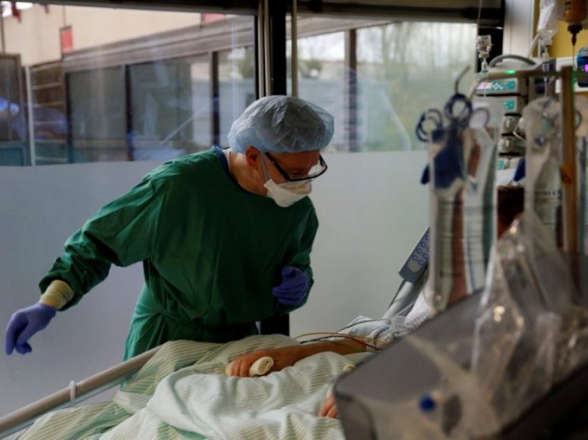 Spitalet të mbushura edhe sot me pacientë me Covid-19, 858 të hospitalizuar