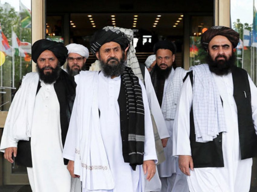 Talibanët kërcënojnë me sulme nëse trupat e huaja nuk largohen me kohë nga Afganistani
