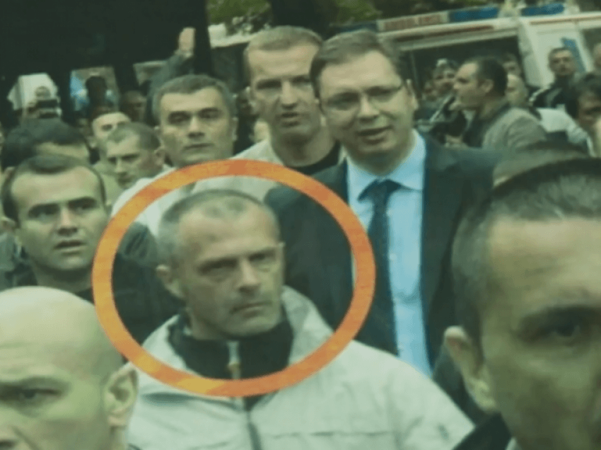 Kjo foto dëshmon se Vuçiq dhe kreu u BIA-s serbe, janë të lidhur ngushtë me krimin dhe kriminelët në Serbi