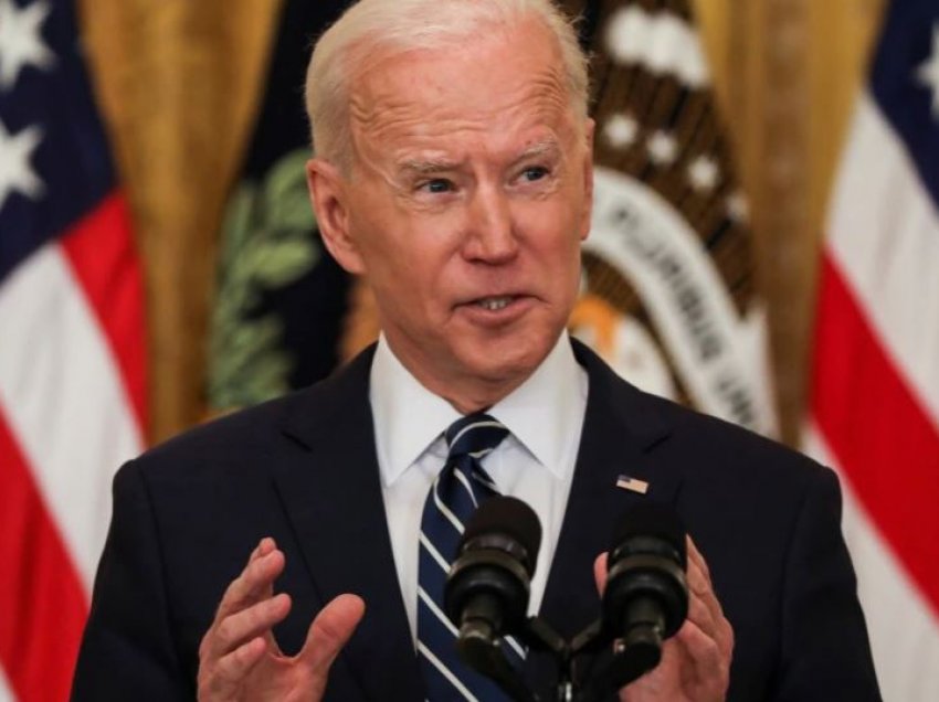 Presidenti Biden shtrembëron shifrat mbi kufirin, taksat, e çështje të tjera