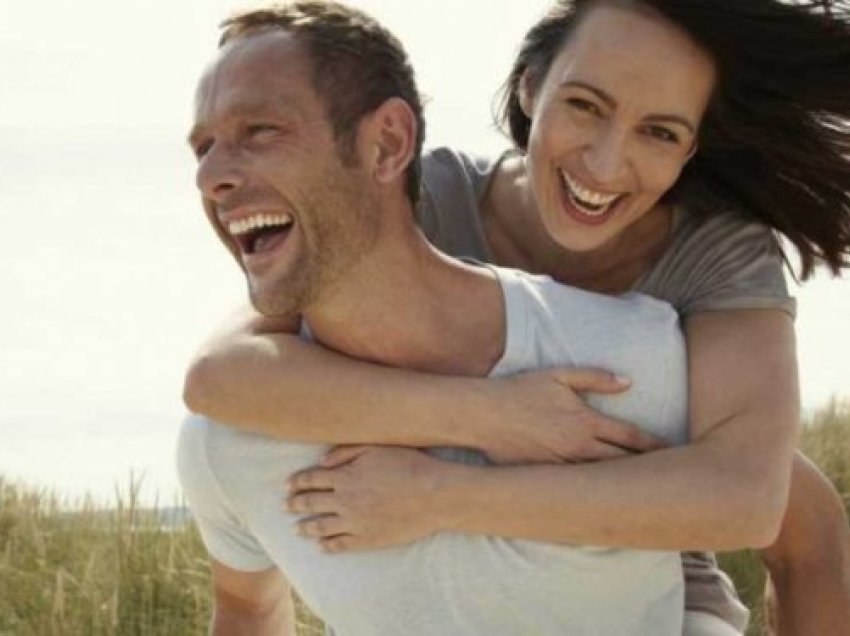 Studim: Bashkëshorti i lumtur të zgjat jetën