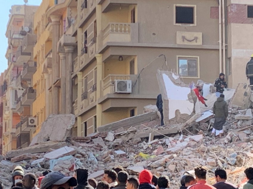 Shembet ndërtesa 9-katëshe në Egjipt, humbin jetën 8 persona, plagosen 29 të tjerë