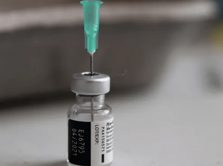 Britani, vaksinë të dytë anticovid, do rivaksinohen të gjithë personat mbi 70 vjeç