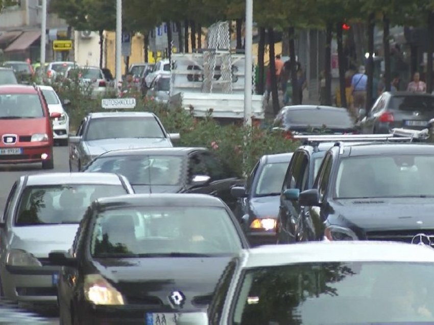 Tirana e borive të makinave, qytetarët ankohet për shqetësimin e zhurmës së lartë