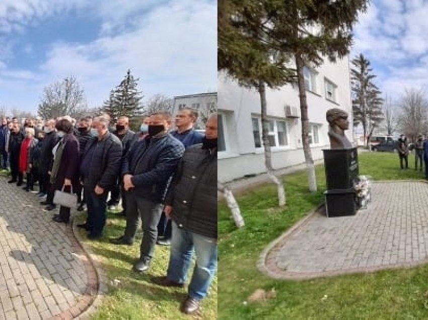 Gjilani bënë homazhe te vazrrezat e dëshmorëve dhe busti i dëshmorit Agim Rashiti
