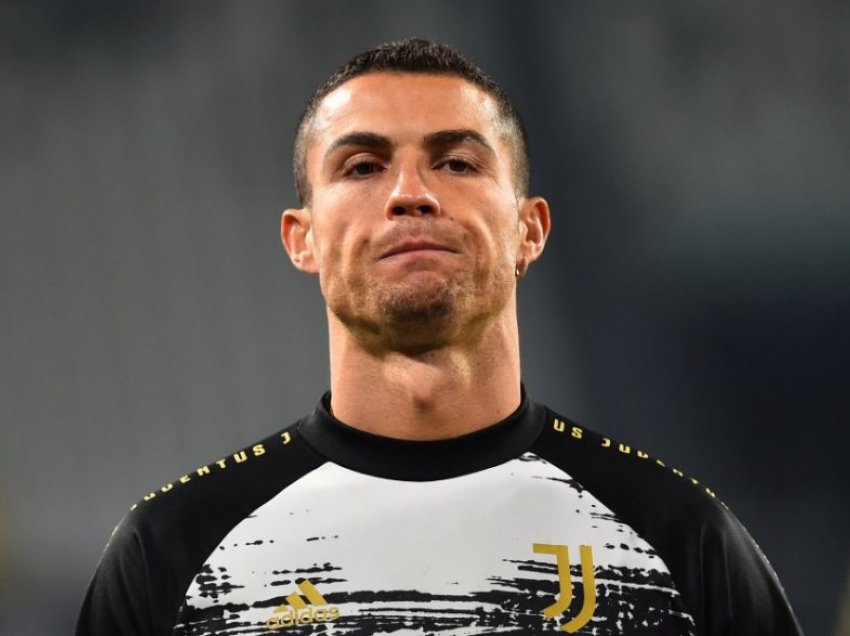 Ronaldo tejet i zemëruar me bashkëlojtarët që nuk ia kanë pasuar topin