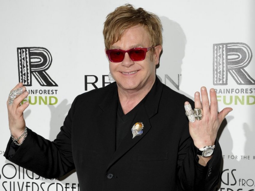 Elton John paralajmëron bashkëpunimin e pazakontë me grupin “Metallica”