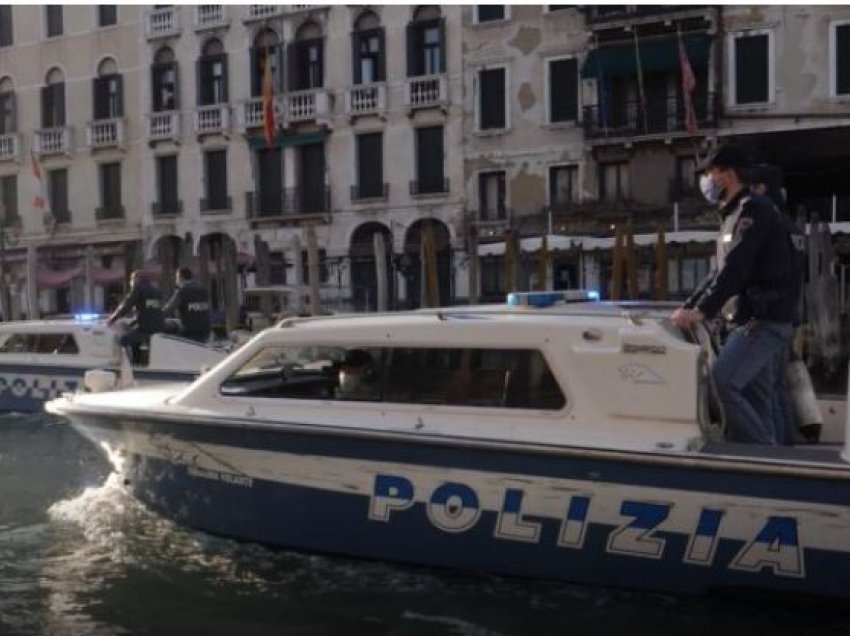 Punonin në zonën turistike të qytetit/ Shqiptarët ‘mbushin’ Venezian me kokainë, 13 të arrestuar