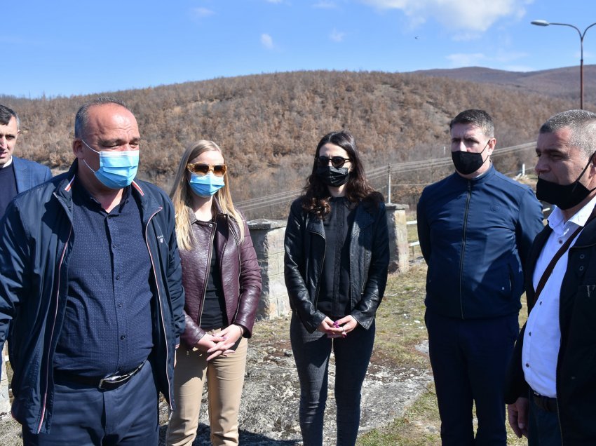 Kryetari Bulliqi mori pjesë në aksionin për pastrimin e Liqenit të Batllavës