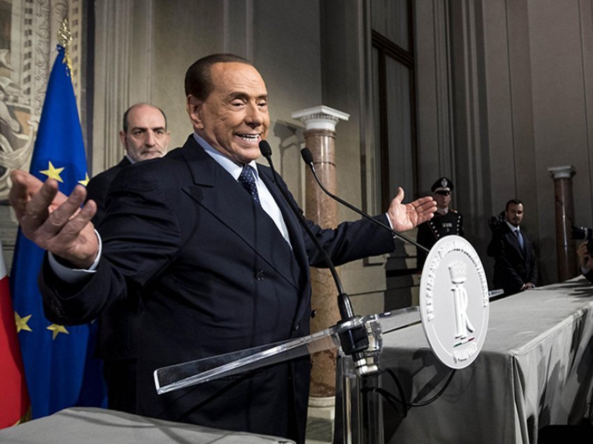 Ish-kryeministri italian kthehet në shtëpi pas 24 ditësh qëndrimi në spital