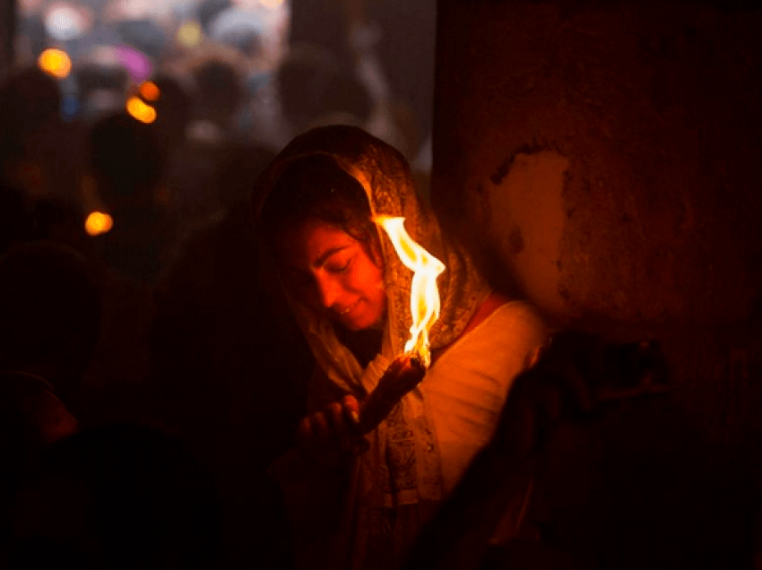 Pashkët, fillojnë përgatitjet për ceremoninë e Zjarrit të Shenjtë në Jeruzalem