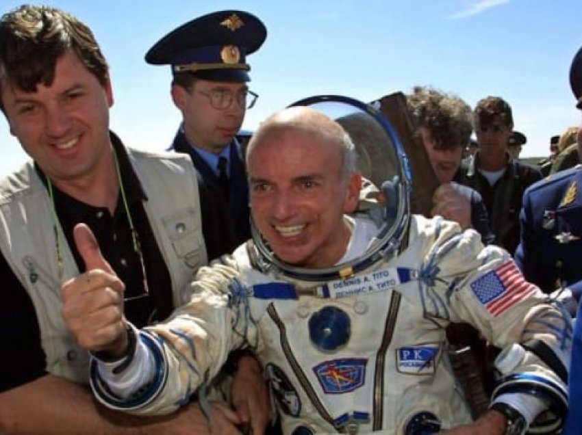 Pas njëzet vitesh rrëfehet njeriu i parë që shkoi për pushime në hapësirë