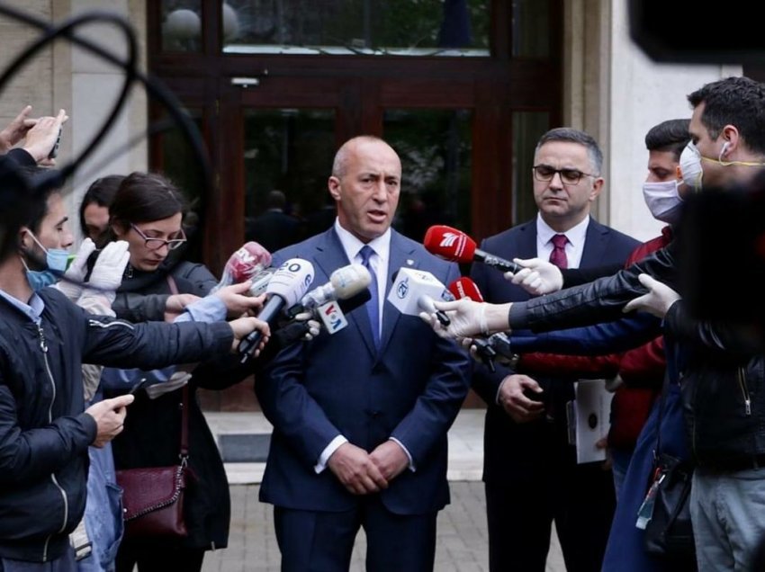 Haradinaj: Kushdo që kërcënon, shantazhon, ushtron presion dhe sulmon mbi medien e lirë, është i humbur 