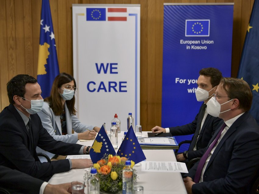 Kurti mbajti takim bilateral me Komisionerin e BE-së për Fqinjësi dhe Zgjerim, Oliver Varhelyi