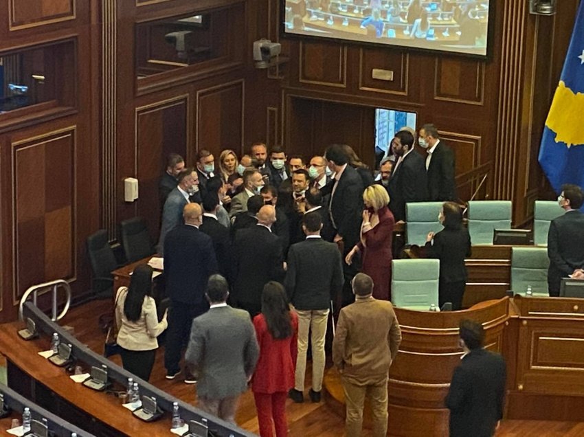 Përplasja në Kuvend, Bytyçi: Erdhi nga humbja e pushtetit