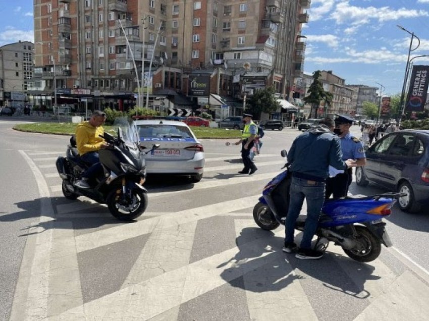 Policia gjobit 12 motoçiklistë në Pejë