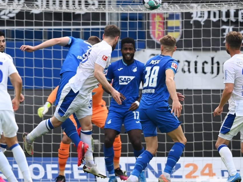 Mustafi shënon golin e parë në Schalke