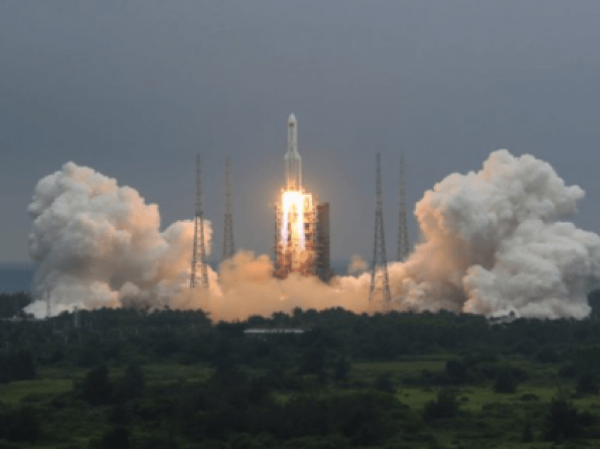Ndryshon orari kur do të bjerë në Tokë, raketa hapësinore kineze 