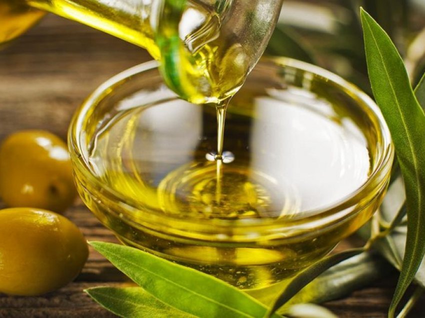 Përmirësoni shëndetin me vaj ulliri, 4 kura natyrale që mund t’i përgatisni në shtëpi