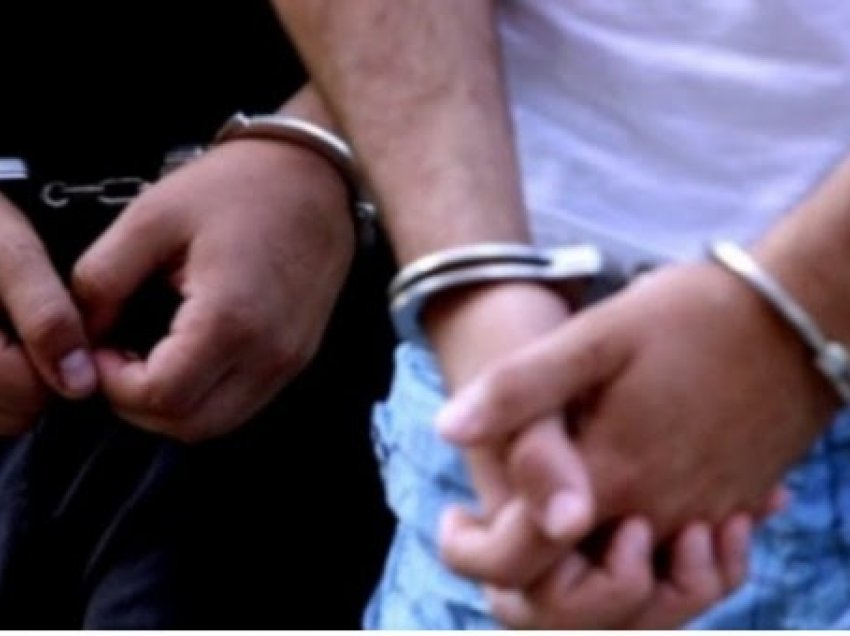 Arrestohen dy persona në Prishtinë për falsifikim dokumentesh