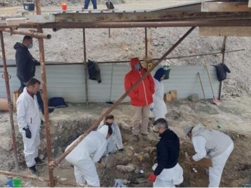 Vazhdojnë gërmimet në Kizhevak të Serbisë për mbetjet mortore të viktimave të luftës të Kosovës