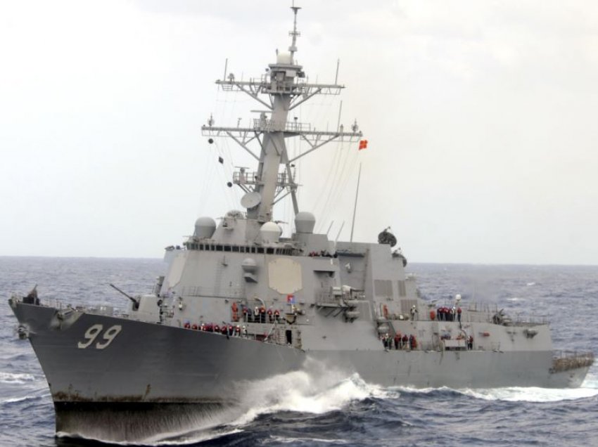 Operacioni dramatik, marina amerikane ndalon në det ngarkesën gjigante të armëve ruse!
