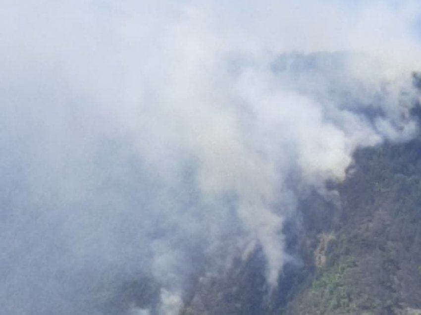 Vijon prej ditës së djeshme zjarri në malet e Bulsharës në Mirditë, e pamundur ndërhyrja e zjarrfikëseve