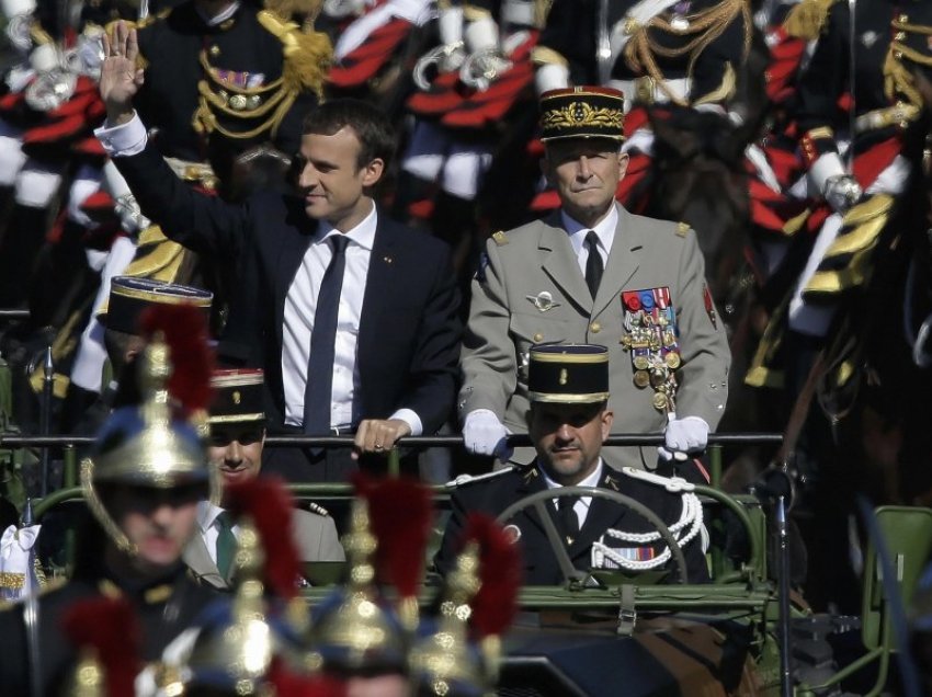 Ushtarët francezë paralajmërojnë për luftë civile