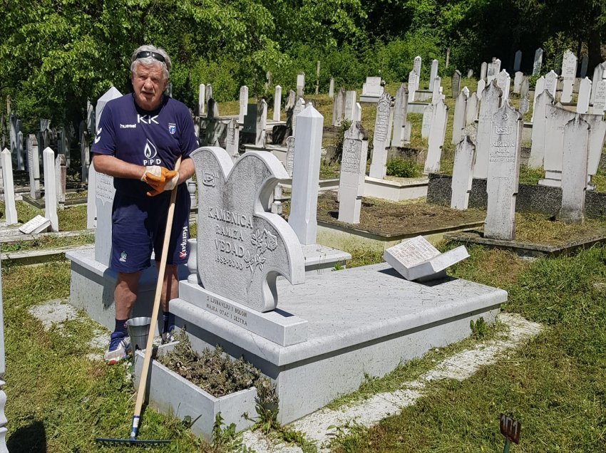Sot pastron varreza, dikur lojtar i njohur në Kosovë e trajner me famë... 