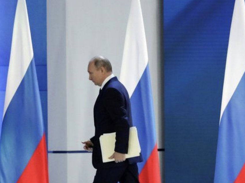 Vladimir Putin një diktator i plotfuqishëm, por çuditërisht i rrezikuar