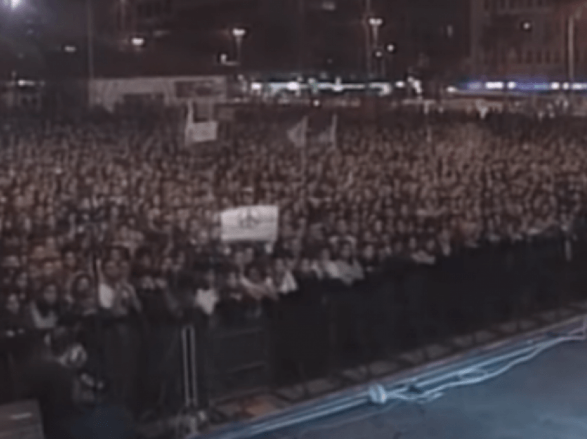 Viti 1999: Mijëra persona në Izrael në koncertin humanitar për Kosovën
