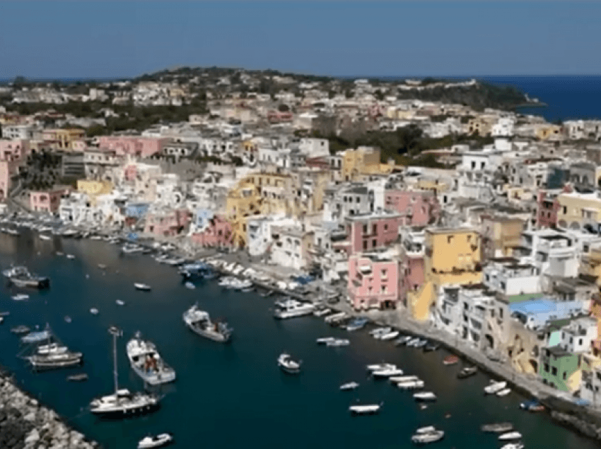 Ishulli i vogël i Proçidas shpallet kryeqytet i kulturës italiane