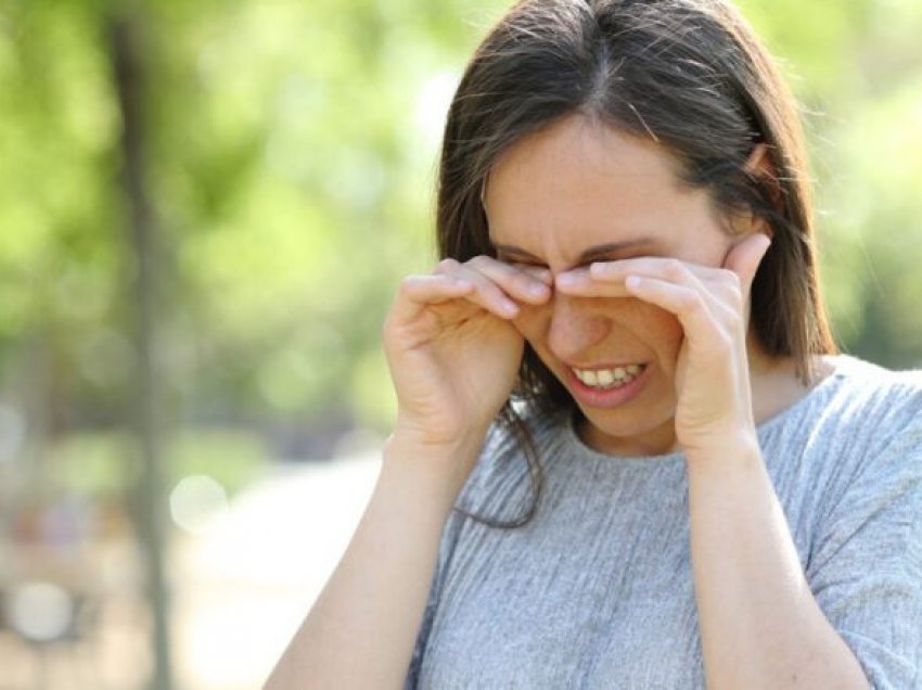 Katër mënyra natyrore për t’u marrë me alergjitë: Mjeku shpjegoi se çfarë mund të bëjmë për t’i zbutur simptomat