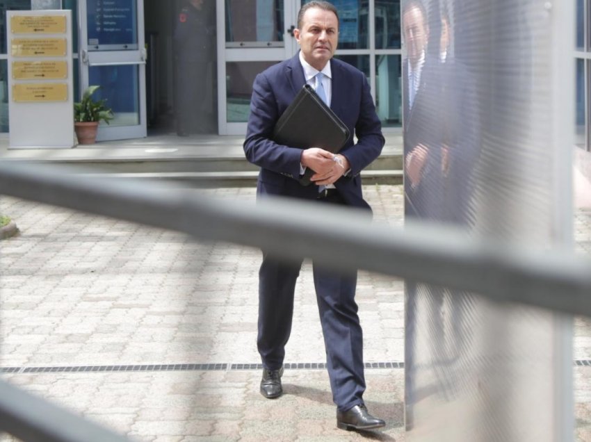  Gjykata e Posaçme mbyll gjyqin për ish-kryeprokurorin Adriatik Llalla/ Vendimi jepet në orën 13:30