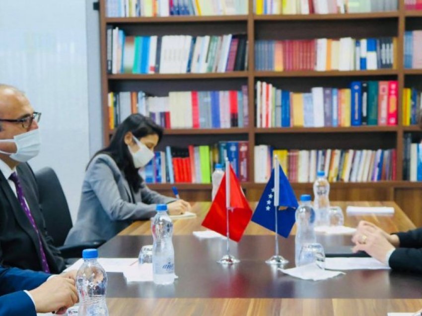 Turqia do të vazhdojë ta mbështesë arsimin në Kosovë