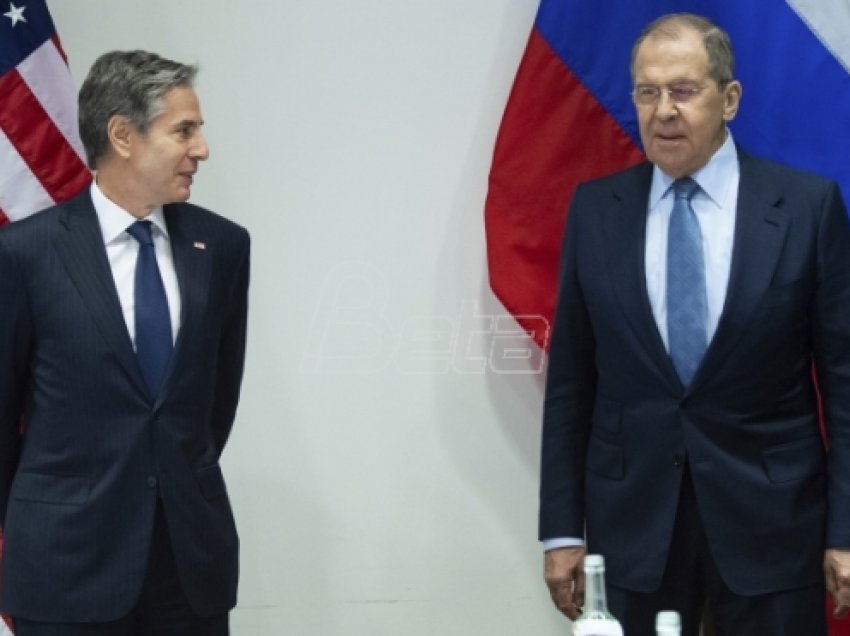Lavrov vlerëson si konstruktiv takimin me sekretarin amerikan Blinken