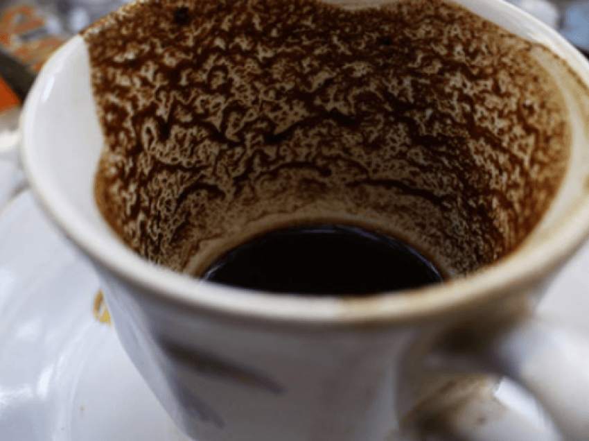 Mbetjen e kafes mund ta përdoni për bimët tuaja