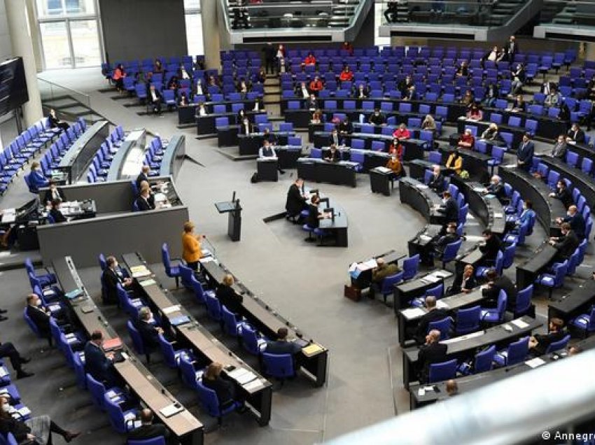 DW: Deputetë gjermanë kërkojnë liberalizimin e vizave për Kosovën