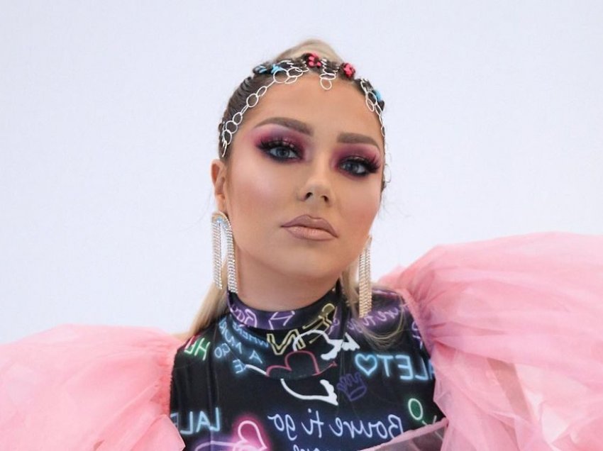 Ronela Hajati fton të gjithë të votojnë për Shqipërinë në finalen e “Eurovision”